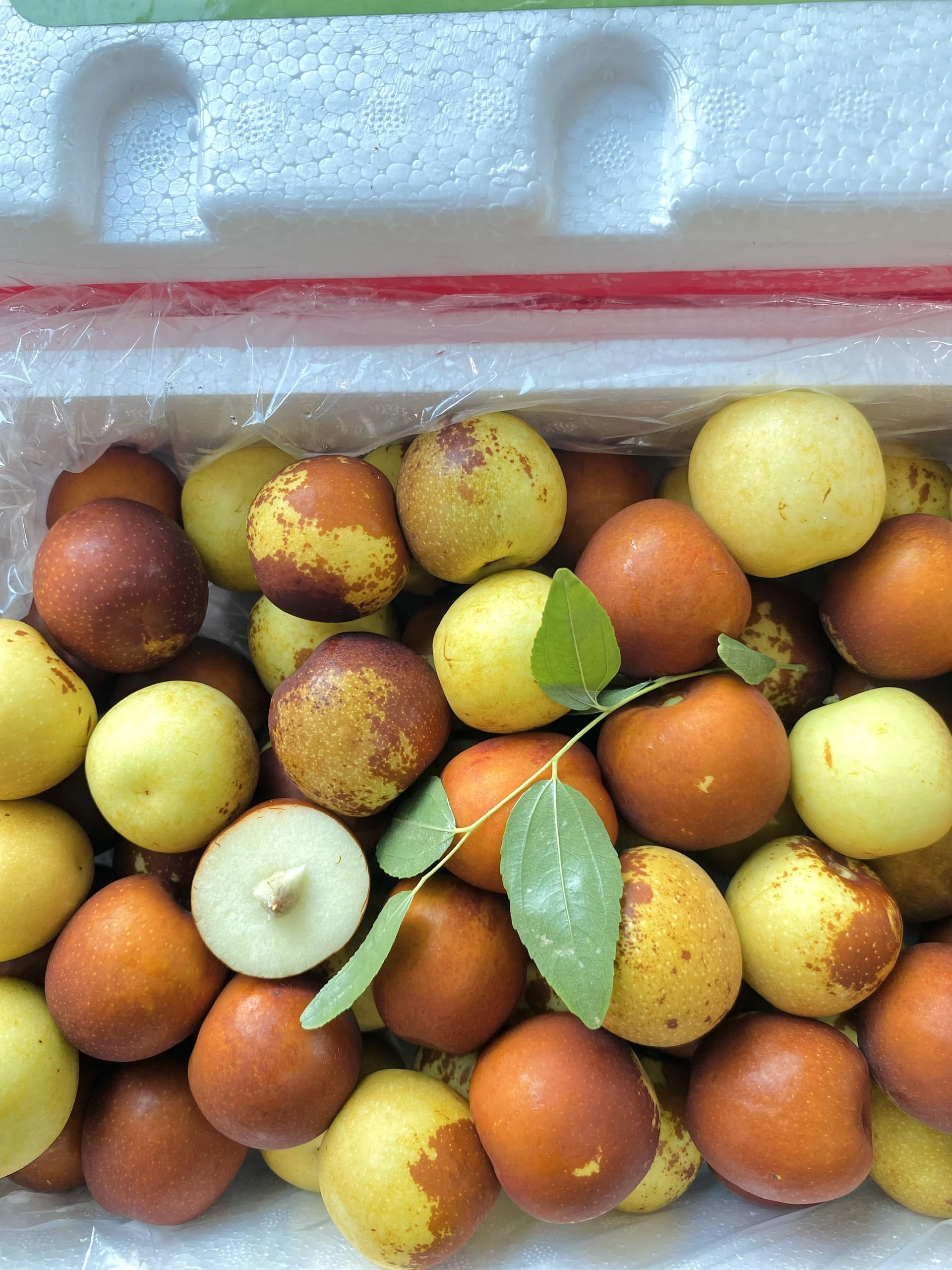Hồng Táo thùng xốp tem đỏ (Thùng 1.4kg)