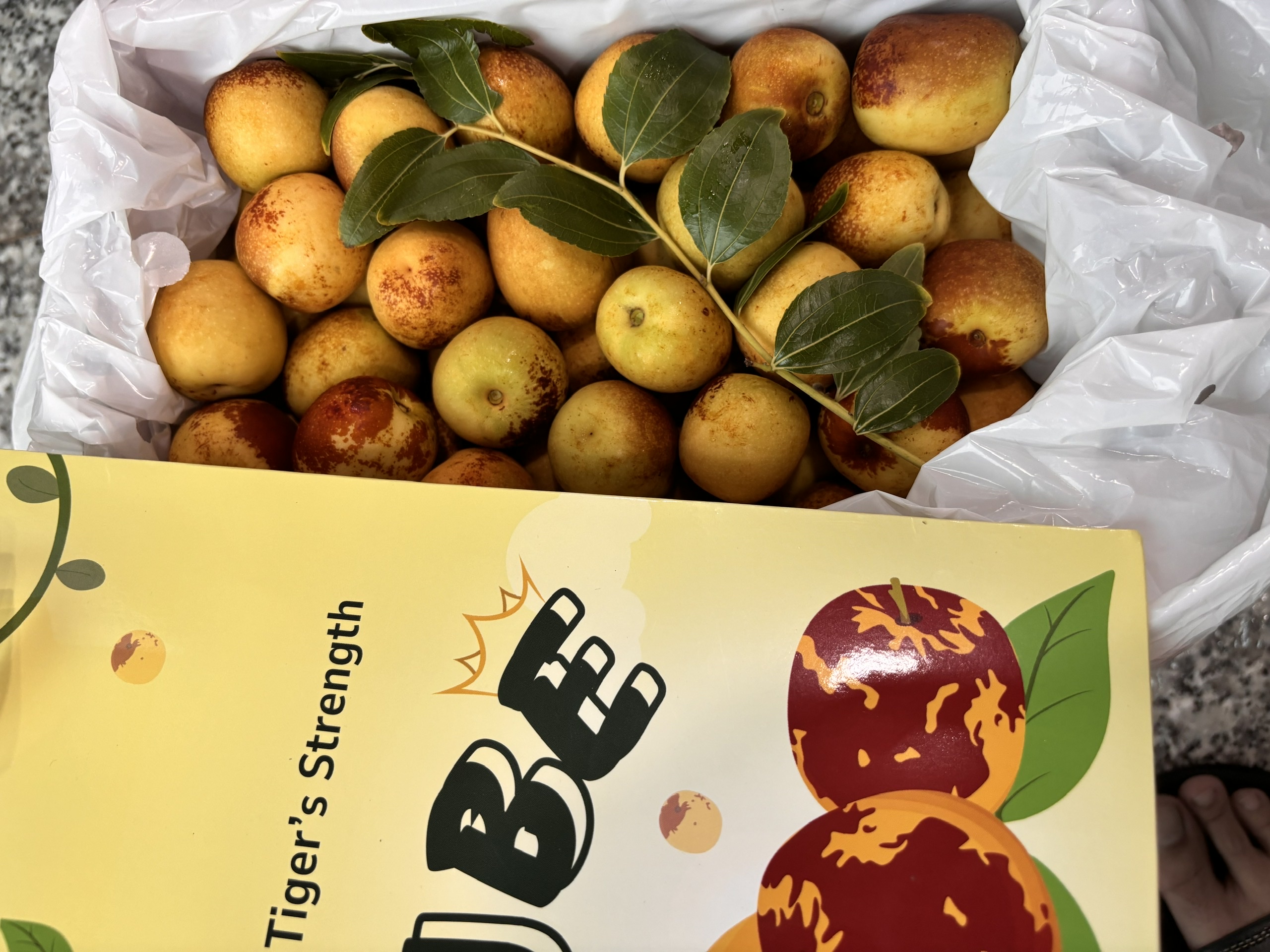 Hồng táo hộp 1.4kg